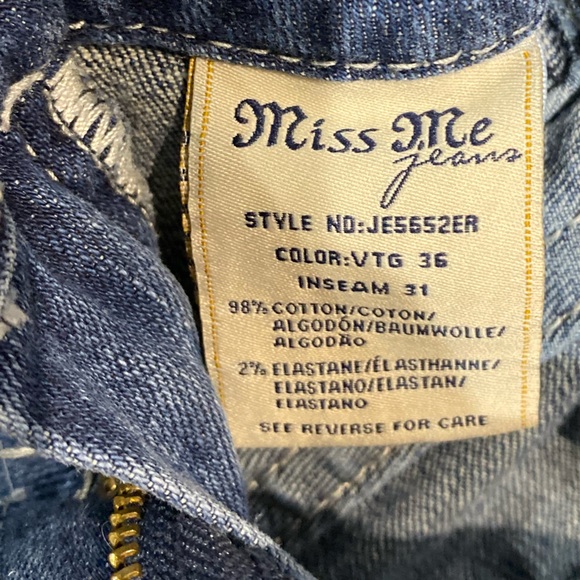 Miss Me Women’s boot cut jeans. Like new barely worn size 27 - Picture 5 of 5